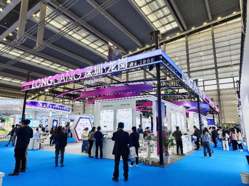 龍崗展區攜近百產品亮相深圳國際醫療器械展，彰顯產業集聚與創新實力